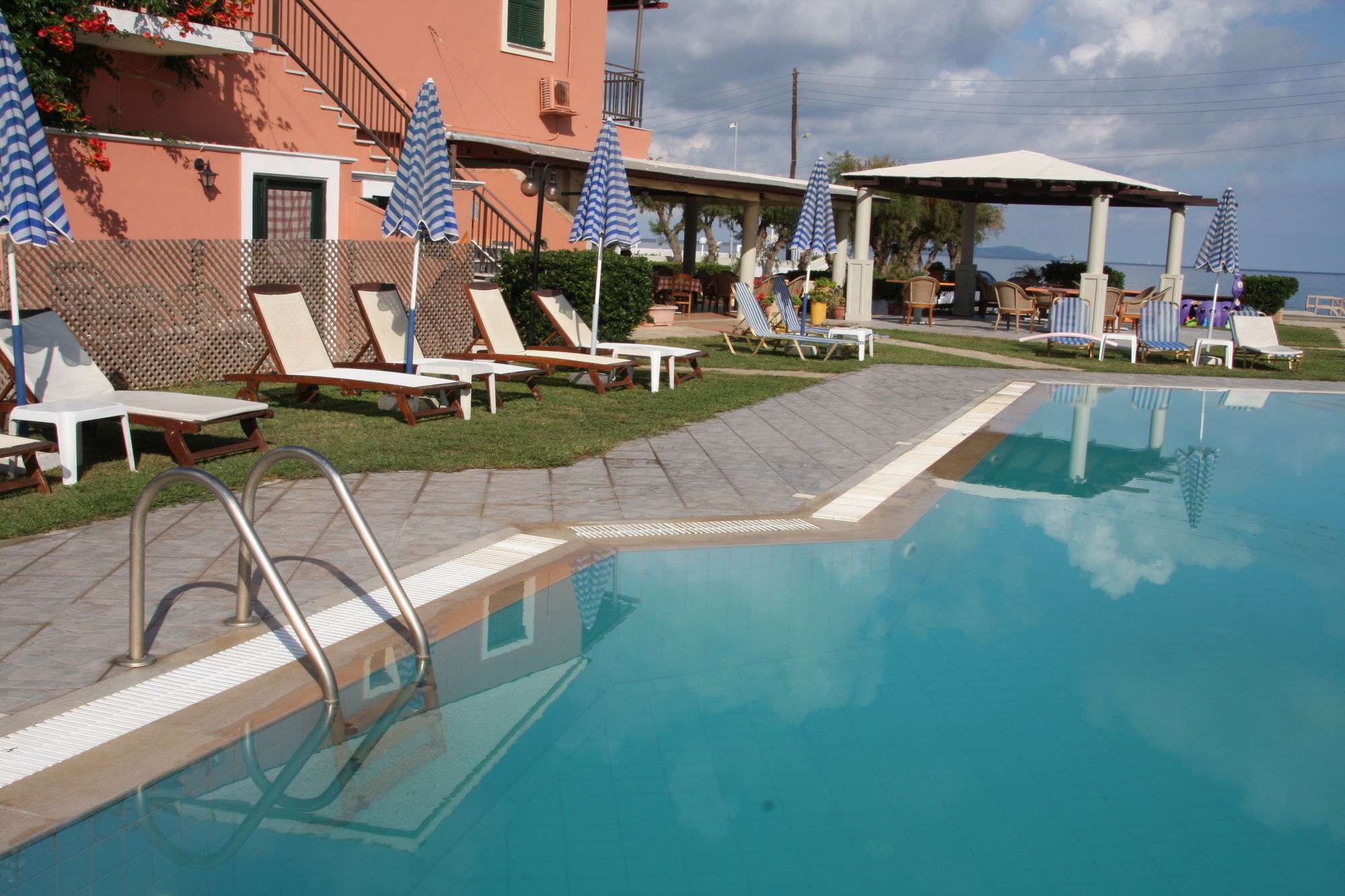 The Wave Aparthotel Sidárion Exterior foto